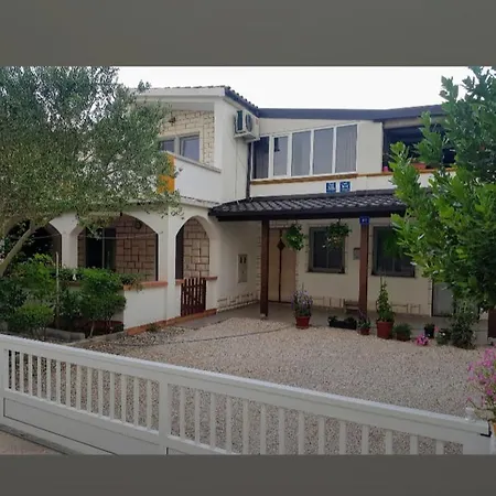 Jednosobni Apartman Mira ויר
